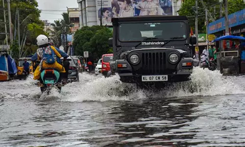 கேரளாவின் 12 மாவட்டங்களுக்கு இன்று கனமழைக்கான ஆரஞ்சு அலர்ட்! கேரளாவின் 12 மாவட்டங்களுக்கு இன்று கனமழைக்கான ஆரஞ்சு அலர்ட்!