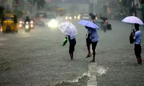 தமிழ்நாட்டில் 10 மாவட்டங்களில் இன்று கனமழை பெய்ய வாய்ப்பு - வானிலை ஆய்வு மையம் தமிழ்நாட்டில் 10 மாவட்டங்களில் இன்று கனமழை பெய்ய வாய்ப்பு - வானிலை ஆய்வு மையம்