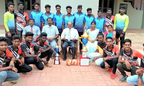 மாவட்ட அளவிலான கைப்பந்து போட்டி