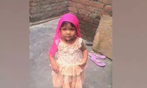 உ.பி: மர்ம நபர்களால் சுடப்பட்ட 6 வயது சிறுமி 5 பேருக்கு வாழ்வளித்தார்...! உ.பி: மர்ம நபர்களால் சுடப்பட்ட 6 வயது சிறுமி 5 பேருக்கு வாழ்வளித்தார்...!