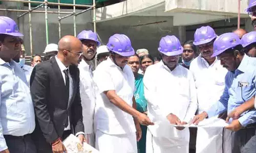 வைகை கரை சாலை பணிகள் விரைவில் முடிக்கப்படும்-அமைச்சர் எ.வ.வேலு உறுதி வைகை கரை சாலை பணிகள் விரைவில் முடிக்கப்படும்-அமைச்சர் எ.வ.வேலு உறுதி