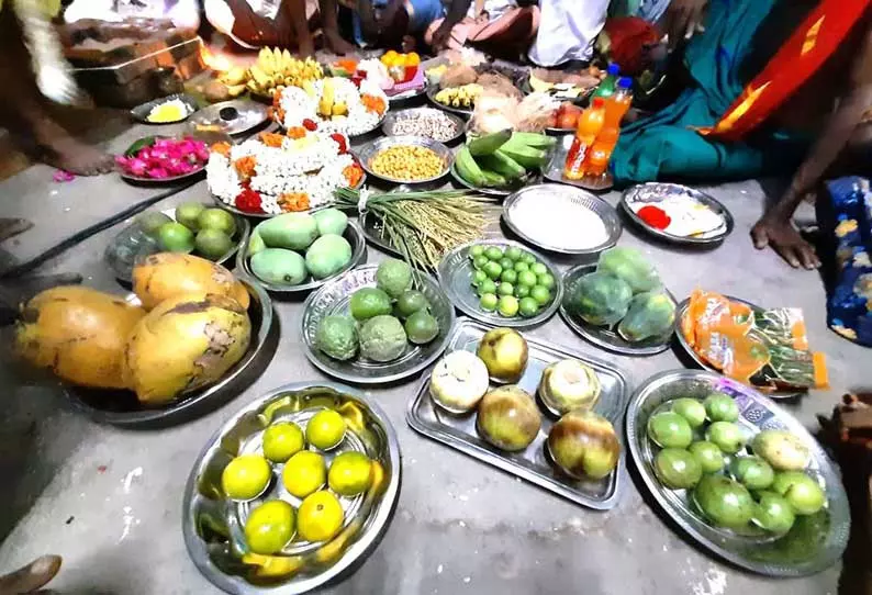 கோவில் திருக்கல்யாணத்தில் விளை பொருட்கள் சீர்வரிசை கோவில் திருக்கல்யாணத்தில் விளை பொருட்கள் சீர்வரிசை