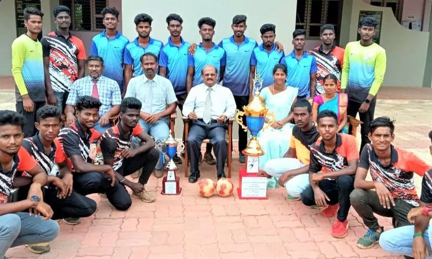 மாவட்ட அளவிலான கைப்பந்து போட்டி மாவட்ட அளவிலான கைப்பந்து போட்டி