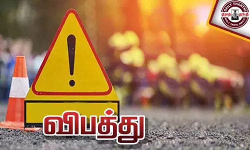 மோட்டார் சைக்கிள் மீது கார் மோதல்: இசை கல்லூரி மாணவர் பலி - நண்பர் படுகாயம் மோட்டார் சைக்கிள் மீது கார் மோதல்: இசை கல்லூரி மாணவர் பலி - நண்பர் படுகாயம்