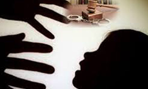 சிறுமியை பலாத்காரம் செய்த வாலிபருக்கு 20 ஆண்டு கடுங்காவல் சிறுமியை பலாத்காரம் செய்த வாலிபருக்கு 20 ஆண்டு கடுங்காவல்