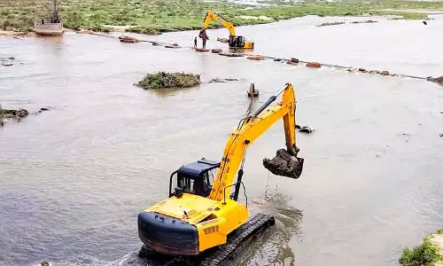காவிரி கூட்டுக் குடிநீர் குழாய்களை வலுப்படுத்தும் பணி தீவிரம்