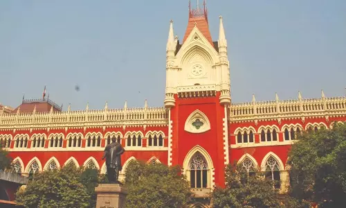 சட்ட விரோதமாக நியமிக்கப்பட்ட மேற்கு வங்காள மந்திரி மகள் ஆசிரியர் பணியில் இருந்து நீக்கம்