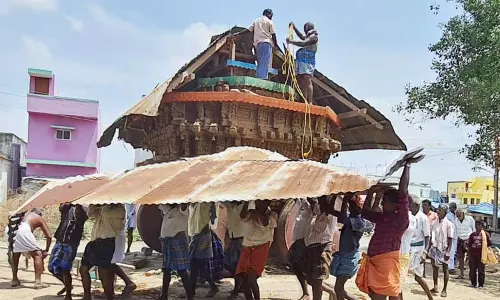திருவிழாவிற்காக 150 ஆண்டுகள் பழமை வாய்ந்த தேர் சீரமைப்பு திருவிழாவிற்காக 150 ஆண்டுகள் பழமை வாய்ந்த தேர் சீரமைப்பு