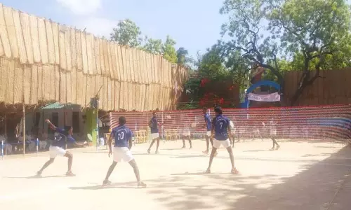 பூப்பந்தாட்ட போட்டி; சென்னை- கர்நாடக அணிகள் வெற்றி பூப்பந்தாட்ட போட்டி; சென்னை- கர்நாடக அணிகள் வெற்றி