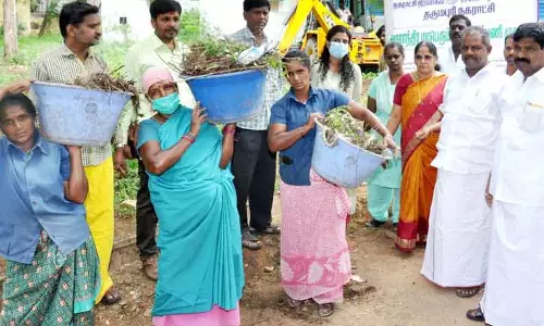 பழைய கோர்ட்டு வளாகத்தில் தீவிர துப்புரவு முகாம்
