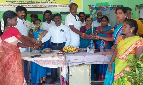 சுயஉதவிக்குழு உற்பத்தி பொருட்கள் விற்பனை மைய தொடக்கவிழா சுயஉதவிக்குழு உற்பத்தி பொருட்கள் விற்பனை மைய தொடக்கவிழா