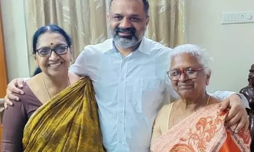 முன்னாள் அமைச்சருடன் பேரறிவாளன் சந்திப்பு