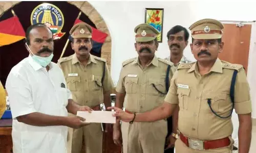 போலீஸ் சப்-இன்ஸ்பெக்டரின் வங்கி கணக்கில் இருந்து அபேஸ் செய்யப்பட்ட ரூ.1¼ லட்சம் மீட்பு போலீஸ் சப்-இன்ஸ்பெக்டரின் வங்கி கணக்கில் இருந்து அபேஸ் செய்யப்பட்ட ரூ.1¼ லட்சம் மீட்பு