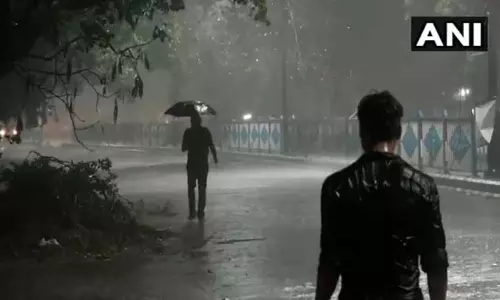 மேற்கு வங்கத்தில் இடியுடன் பெய்த கனமழைக்கு 4 பேர் உயிரிழப்பு!