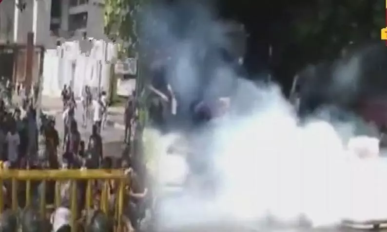 இலங்கையில் அரசுக்கு எதிராக போராட்டம்; மாணவர்கள் மீது கண்ணீர் புகை குண்டு வீச்சு இலங்கையில் அரசுக்கு எதிராக போராட்டம்; மாணவர்கள் மீது கண்ணீர் புகை குண்டு வீச்சு