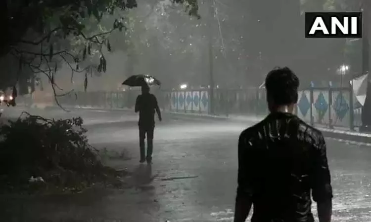 மேற்கு வங்கத்தில் இடியுடன் பெய்த கனமழைக்கு 4 பேர் உயிரிழப்பு! மேற்கு வங்கத்தில் இடியுடன் பெய்த கனமழைக்கு 4 பேர் உயிரிழப்பு!