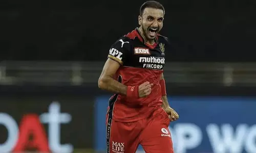 கடைசி போட்டியில் காயமடைந்த ஹர்ஷல் - பிளே ஆப் சுற்றில் விளையாடுவாரா ? - வெளியான தகவல்