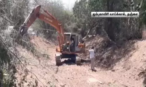 மேட்டூர் அணை திறப்பு எதிரொலி; தூர்வாரும் பணிகள் தீவிரம் மேட்டூர் அணை திறப்பு எதிரொலி; தூர்வாரும் பணிகள் தீவிரம்