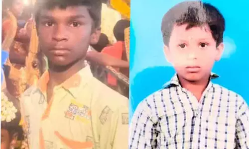 மீன்பிடித்த 2 சிறுவர்கள் ஏரியில் மூழ்கி பலி மீன்பிடித்த 2 சிறுவர்கள் ஏரியில் மூழ்கி பலி