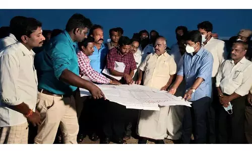 திண்டிவனம்   புதிய பஸ் நிலைய பணியை அமைச்சர் செஞ்சி மஸ்தான் ஆய்வு