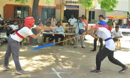 மண்டல அளவில் பெண்களுக்கான சிலம்ப போட்டி மண்டல அளவில் பெண்களுக்கான சிலம்ப போட்டி