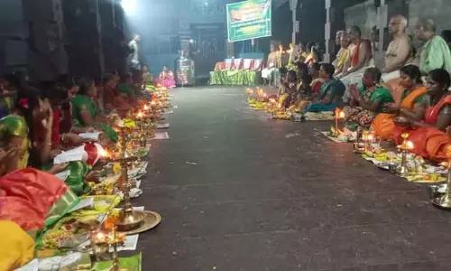 கன்னியாகுமரி பகவதி அம்மன் கோவிலில் 1,008 திருவிளக்கு பூஜை கன்னியாகுமரி பகவதி அம்மன் கோவிலில் 1,008 திருவிளக்கு பூஜை