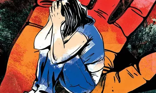 ஒரே இரவில் வெவ்வேறு நபர்களால் இரு முறை பாலியல் பலாத்காரம் செய்யப்பட்ட பெண்