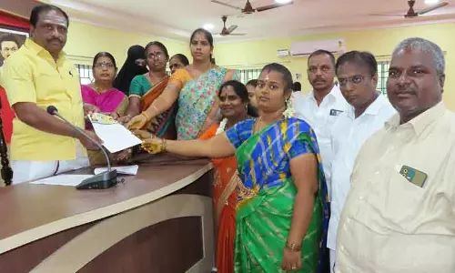 வரிவிதிப்பு தீர்மானத்தை ஒத்திவைக்க வேண்டும் வரிவிதிப்பு தீர்மானத்தை ஒத்திவைக்க வேண்டும்