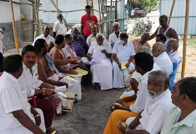 வரதராஜபெருமாள் கோவில் திருப்பணிக்குழு ஆலோசனை கூட்டம் வரதராஜபெருமாள் கோவில் திருப்பணிக்குழு ஆலோசனை கூட்டம்