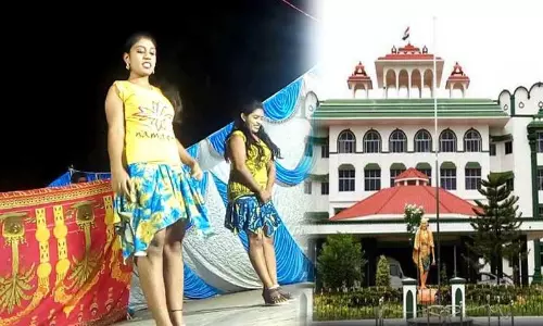 கோவில் திருவிழாக்களில் ஆடல், பாடல் நிகழ்ச்சிகளில் ஆபாசம் கூடாது - கோர்ட்டு அதிரடி உத்தரவு கோவில் திருவிழாக்களில் ஆடல், பாடல் நிகழ்ச்சிகளில் ஆபாசம் கூடாது - கோர்ட்டு அதிரடி உத்தரவு