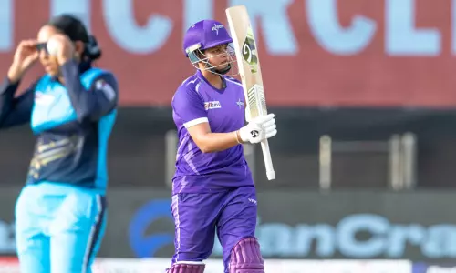 ஷபாலி வர்மா அதிரடி : சூப்பர்நோவாஸ் அணியை வீழ்த்தி வெலோசிட்டி அணி அபார வெற்றி ஷபாலி வர்மா அதிரடி : சூப்பர்நோவாஸ் அணியை வீழ்த்தி வெலோசிட்டி அணி அபார வெற்றி