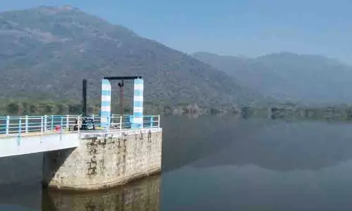 நீர்ப்பிடிப்பு பகுதியில் மழை: நிரம்பும் நிலையில் வரட்டுப்பள்ளம் அணை