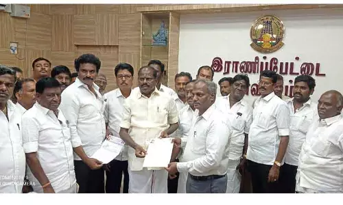 எம்.ஜி.ஆர்., ஜெயலலிதா சிலைகள் வைக்க வேண்டும் எம்.ஜி.ஆர்., ஜெயலலிதா சிலைகள் வைக்க வேண்டும்