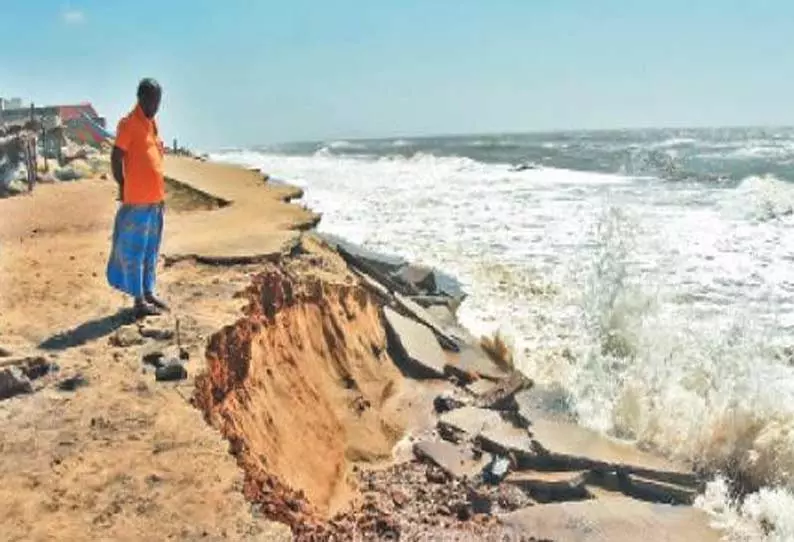 நெம்மேலி குப்பத்தில் கடல் அரிப்பால் அம்மன் கோவில் சேதம் நெம்மேலி குப்பத்தில் கடல் அரிப்பால் அம்மன் கோவில் சேதம்