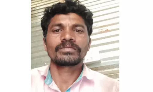 கன்றுகுட்டியை செய்வினை வைத்து கொன்றுவிட்டதாக சந்தேகம்: அண்ணனை வெட்டிக்கொன்று தம்பி தற்கொலை...! கன்றுகுட்டியை செய்வினை வைத்து கொன்றுவிட்டதாக சந்தேகம்: அண்ணனை வெட்டிக்கொன்று தம்பி தற்கொலை...!