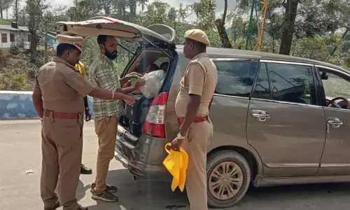 பிளாஸ்டிக் பயன்பாட்டை தடுக்க வாகன சோதனை தீவிரம் பிளாஸ்டிக் பயன்பாட்டை தடுக்க வாகன சோதனை தீவிரம்