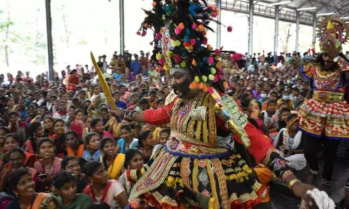 அரசு கல்லூரியில் கலை விழா அரசு கல்லூரியில் கலை விழா