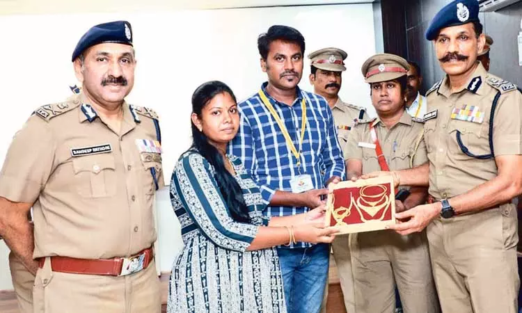 ஆவடி போலீஸ்கமிஷனர் அலுவலகத்தில் டி.ஜி.பி. சைலேந்திரபாபு ஆய்வு: ரூ.2½ கோடி நகை-பணம் உரிமையாளர்களிடம் ஒப்படைப்பு