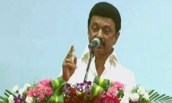 நவீன தமிழ்நாட்டின் தந்தை கலைஞர் உறவுக்கு கைகொடுப்போம்; உரிமைக்கு குரல் கொடுப்போம் - விழா மேடையில் முதல்-அமைச்சர் மு.க.ஸ்டாலின் பேச்சு