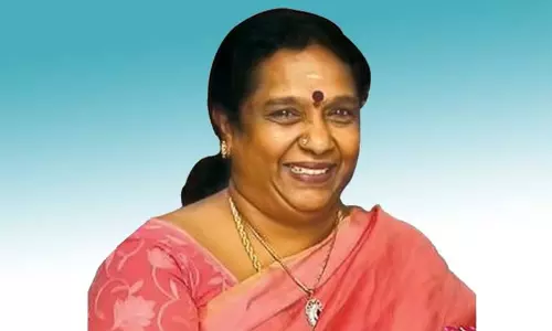 சென்னை கலெக்டர் அலுவலகத்தில் தமிழ்நாடு மாநில மகளிர் ஆணைய தலைவர் ஆய்வு சென்னை கலெக்டர் அலுவலகத்தில் தமிழ்நாடு மாநில மகளிர் ஆணைய தலைவர் ஆய்வு