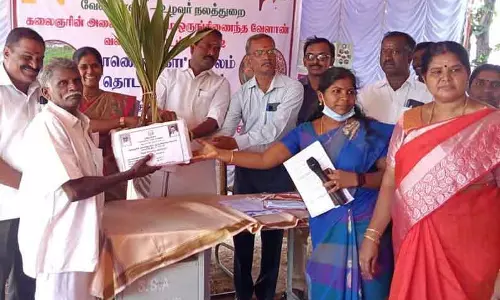 விவசாயிகளுக்கு மரக்கன்றுகள் விவசாயிகளுக்கு மரக்கன்றுகள்