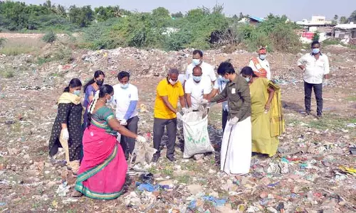 குப்பைகள் அகற்றும் பணி