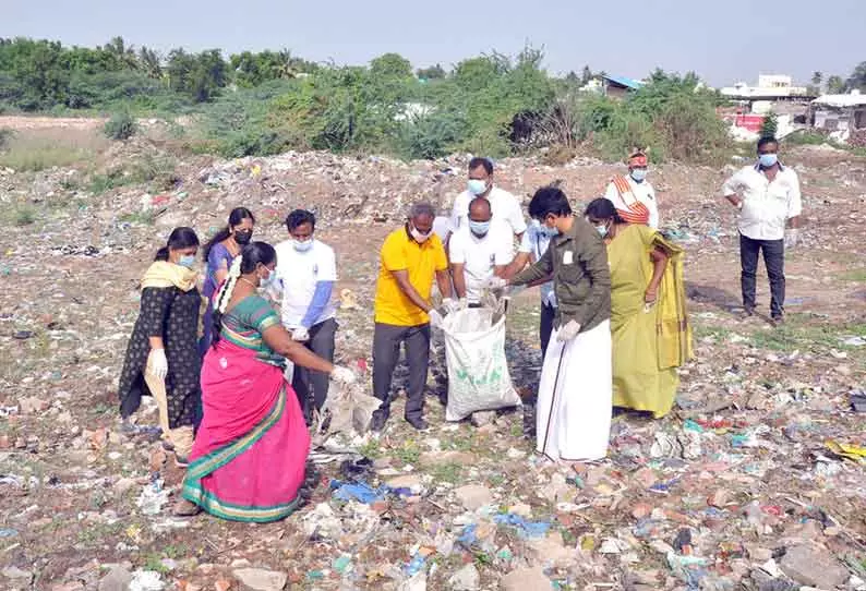 குப்பைகள் அகற்றும் பணி