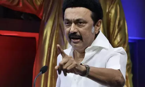 தேசவிரோத சக்திகளிடமிருந்து தமிழ்நாட்டை காக்கவேண்டும் - திமுக மாவட்ட செயலாளர்கள் கூட்டத்தில் தீர்மானம்