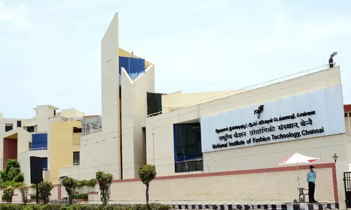 சாதி அடிப்படையில் பணி மாறுதல் - பேஷன் டெக்னாலஜி நிறுவன இயக்குனர் மீது புகார்; சென்னை ஐகோர்ட்டு அதிரடி உத்தரவு! சாதி அடிப்படையில் பணி மாறுதல் - பேஷன் டெக்னாலஜி நிறுவன இயக்குனர் மீது புகார்; சென்னை ஐகோர்ட்டு அதிரடி உத்தரவு!