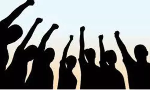 விவசாயிகள் சங்கத்தினர் ஆர்ப்பாட்டம்