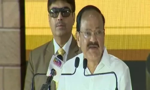 எந்த மொழியையும் திணிக்க கூடாது; மற்ற மொழிகளை எதிர்க்கக் கூடாது: துணை ஜனாதிபதி வெங்கையா நாயுடு