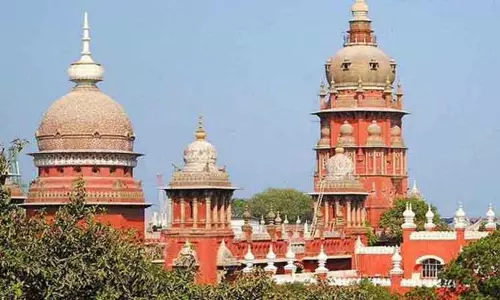 பணி இடமாற்றம் தொடர்பான வழக்கு - சலுகைகளுக்கு உரிமை கோர முடியாது என ஐகோர்ட் தீர்ப்பு