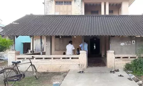 வீடு புகுந்து மூதாட்டியிடம் நகை பறிப்பு வீடு புகுந்து மூதாட்டியிடம் நகை பறிப்பு