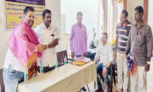 ஈரோடு மாநகராட்சி 4-வது மண்டலத்தில் குப்பை மேலாண்மையில் சிறந்து விளங்கும் குடியிருப்பு வாசிகளுக்கு பாராட்டு